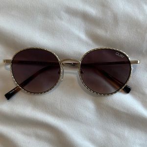 Quay Australia - round sunglasses